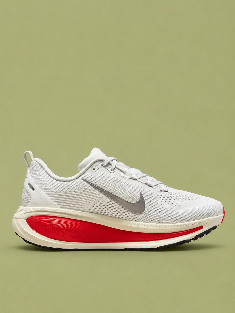 Nike Vomero 18 (White And Red)